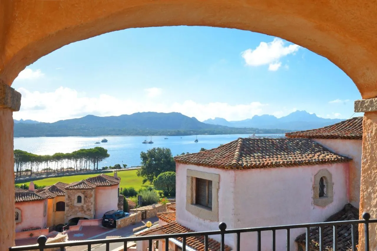 Villa Fronte Mare Cannigione 0*,  Itália