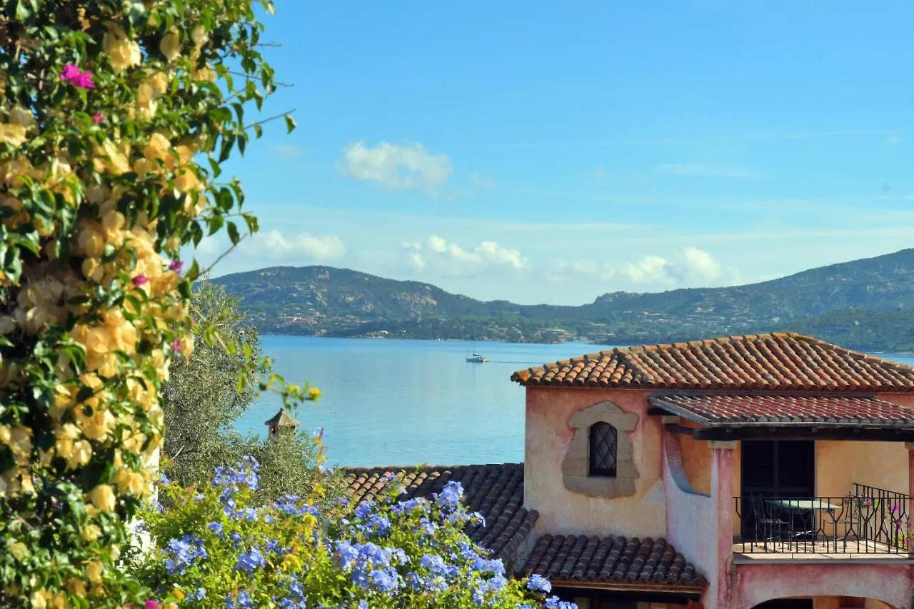 Villa Fronte Mare Cannigione Itália
